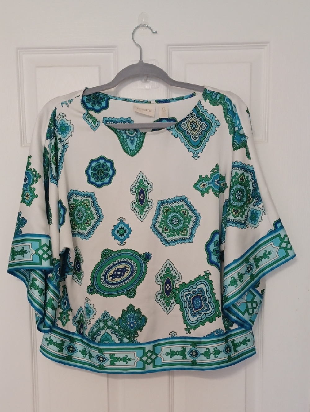 Chico's Sz 0, (S/M) White Blouse, Caftan,  Green & Teal Medallion Print. Silklik